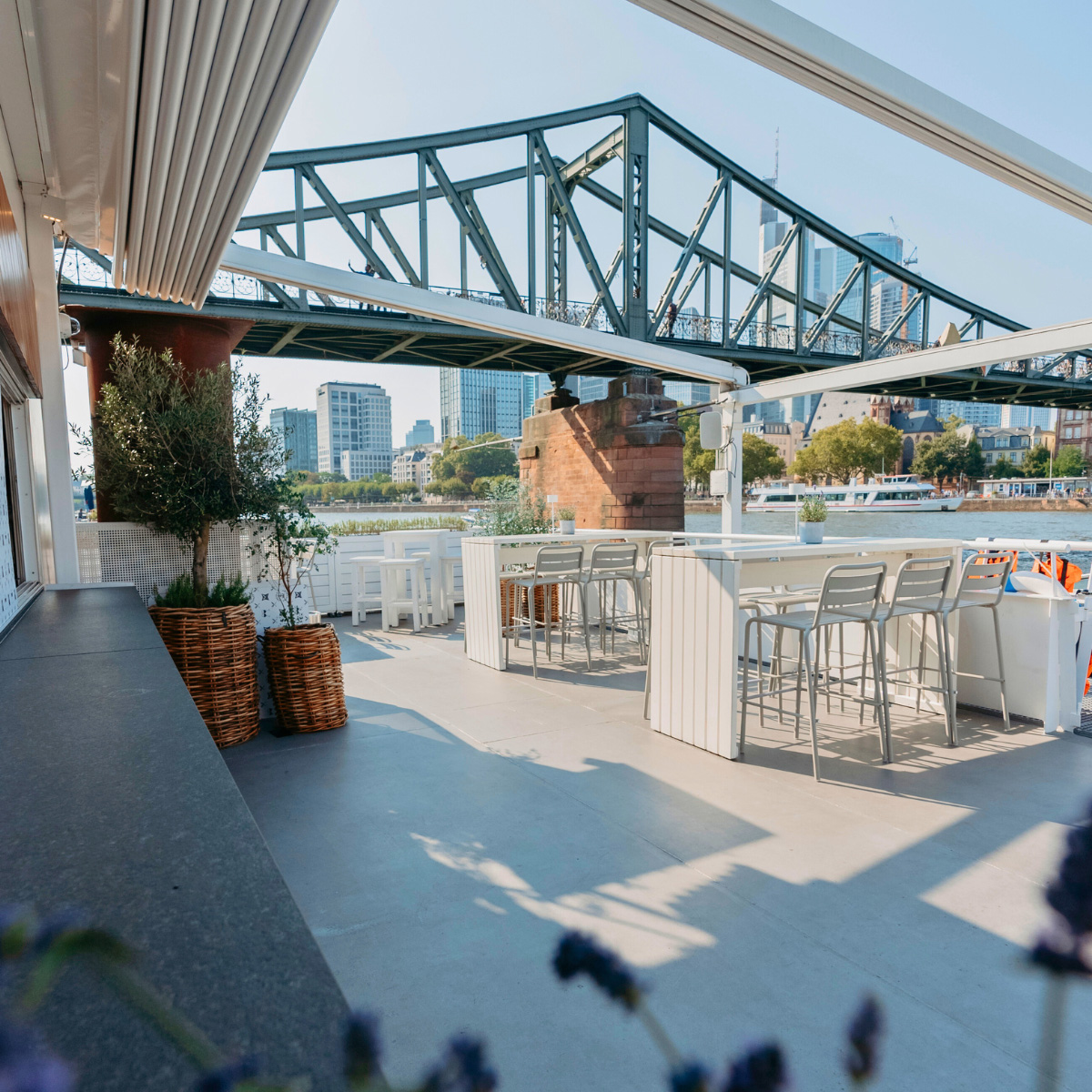 Freigut Frankfurt Sunmmerlounge Panoramadeck Bar